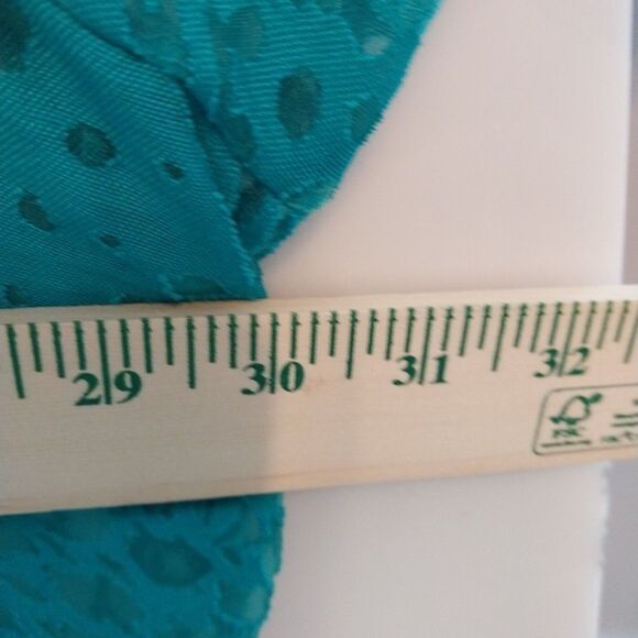 White Stag Women’s Top Plus Sz 30W/32W Teal Sheer Button Up Animal Print Slits - Picture 3 of 7